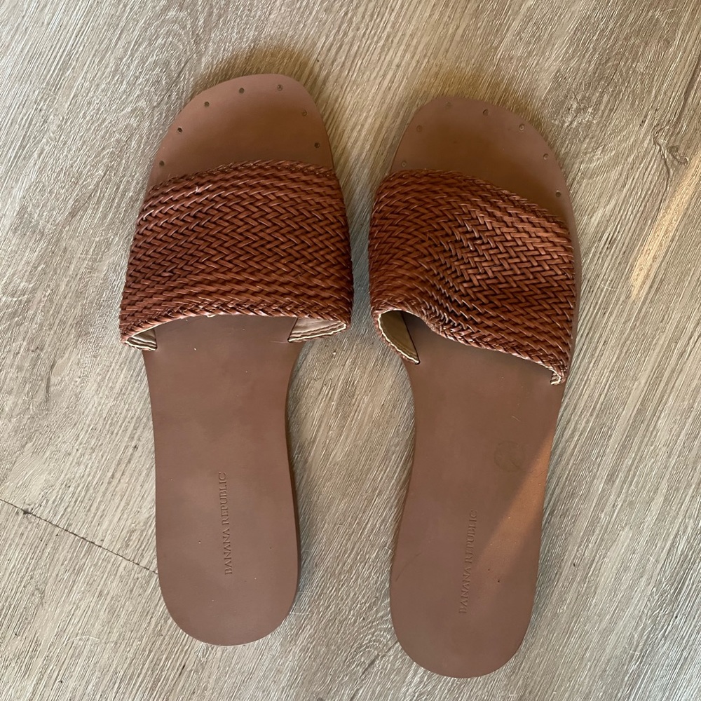 Banana Republic woven slide sandals in cognac brown sz 10 unworn